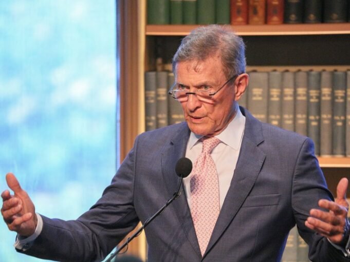 210927RobertoAlvarezSoloShot_720x540