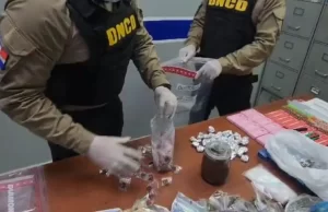 Autoridades desmantelan centro de empaque y distribución de drogas en Santiago