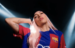 Karol G y su flow en la nueva camiseta el FC Barcelona para el Clásico