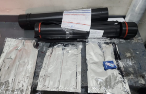 Frustran envío a Europa de cocaína escondida en relojes de pared