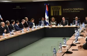 Junta Monetaria presenta normativas que regularán subagente bancario