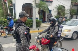 Autoridades prohíben a motoconchistas transitar con pasamontañas