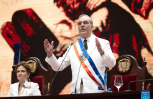 Abinader asume Presidencia de RD para un segundo mandato y promete transformar el país