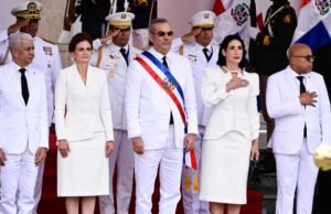 La elegancia se apodera de la juramentación de Abinader