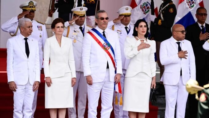 la-moda-en-la-toma-de-posesion-de-abinader-2024_1-focus-0.02-0.48-896-504