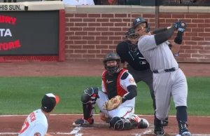 Aaron Judge arrasa en primer mes de la temporada con números de videojuego