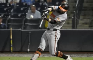 El jonrón de Cowser y la sólida salida de Morton guían Orioles a vencer a los Rays