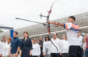 Vicepresidenta Peña y Ministro Bonilla entregan Campo de Tiro con Arco en el Parque del Este