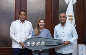 Energía y Minas dona 1,000 lámparas para reforzar alumbrado público de la capital