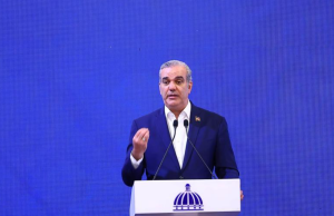 Abinader reconoce que es un reto aumentar las recaudaciones