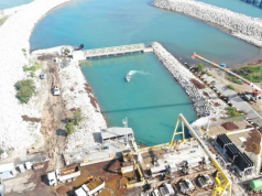 Punta Catalina informa retiro de sargazo en área de toma de agua; generación eléctrica se normalizaría esta noche