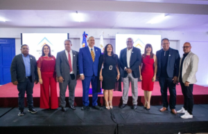 Juramentan a Junior McDougal como secretario general de Adompretur en Santiago