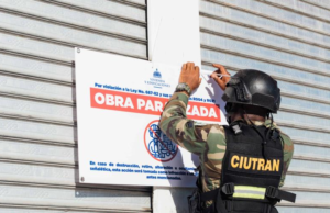 Mived paraliza plazas y naves en el Gran Santo Domingo por incumplir normas de seguridad y permisos