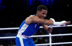 Junior Alcántara inicia con victoria en Campeonato Mundial de Boxeo Liverpool 2025