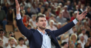 Tiago Splitter entrenará a los Blazers como técnico interino tras arresto de Billups