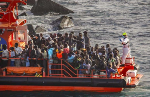 Doce niños entre las 40 víctimas del naufragio frente a las costas de Túnez, según la OIM